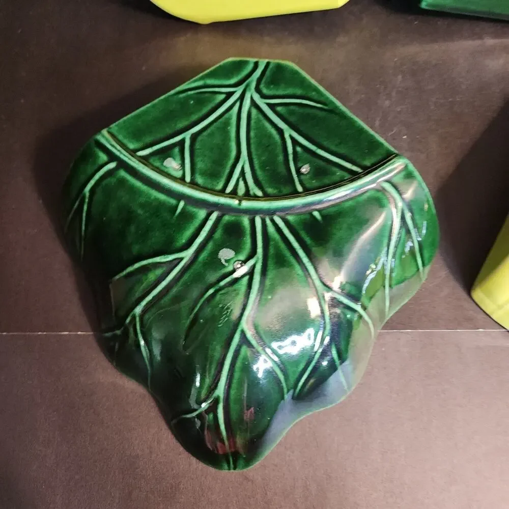 Unmarked tone green